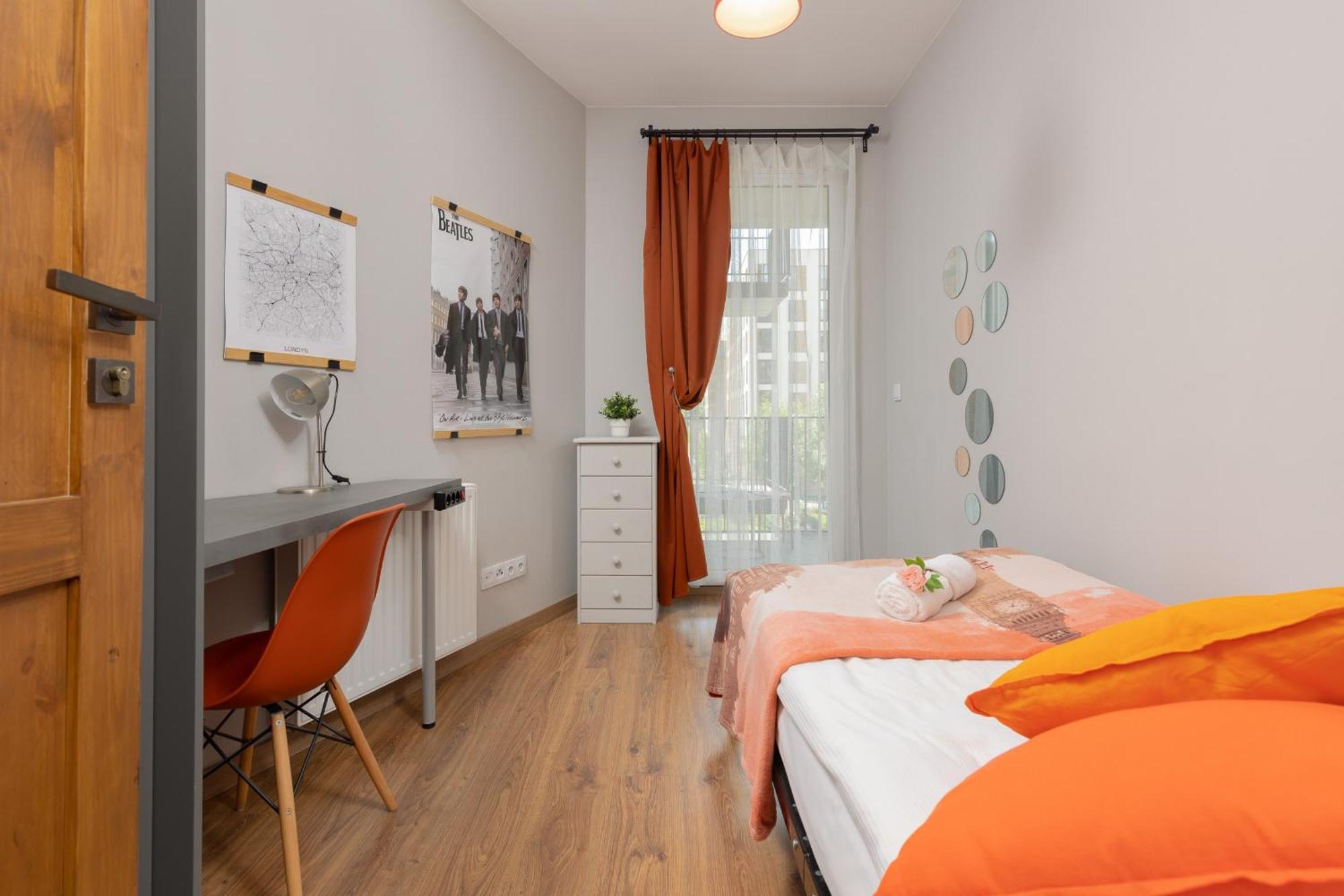 Cozy Three-bedroom Family In By Renters Warschau