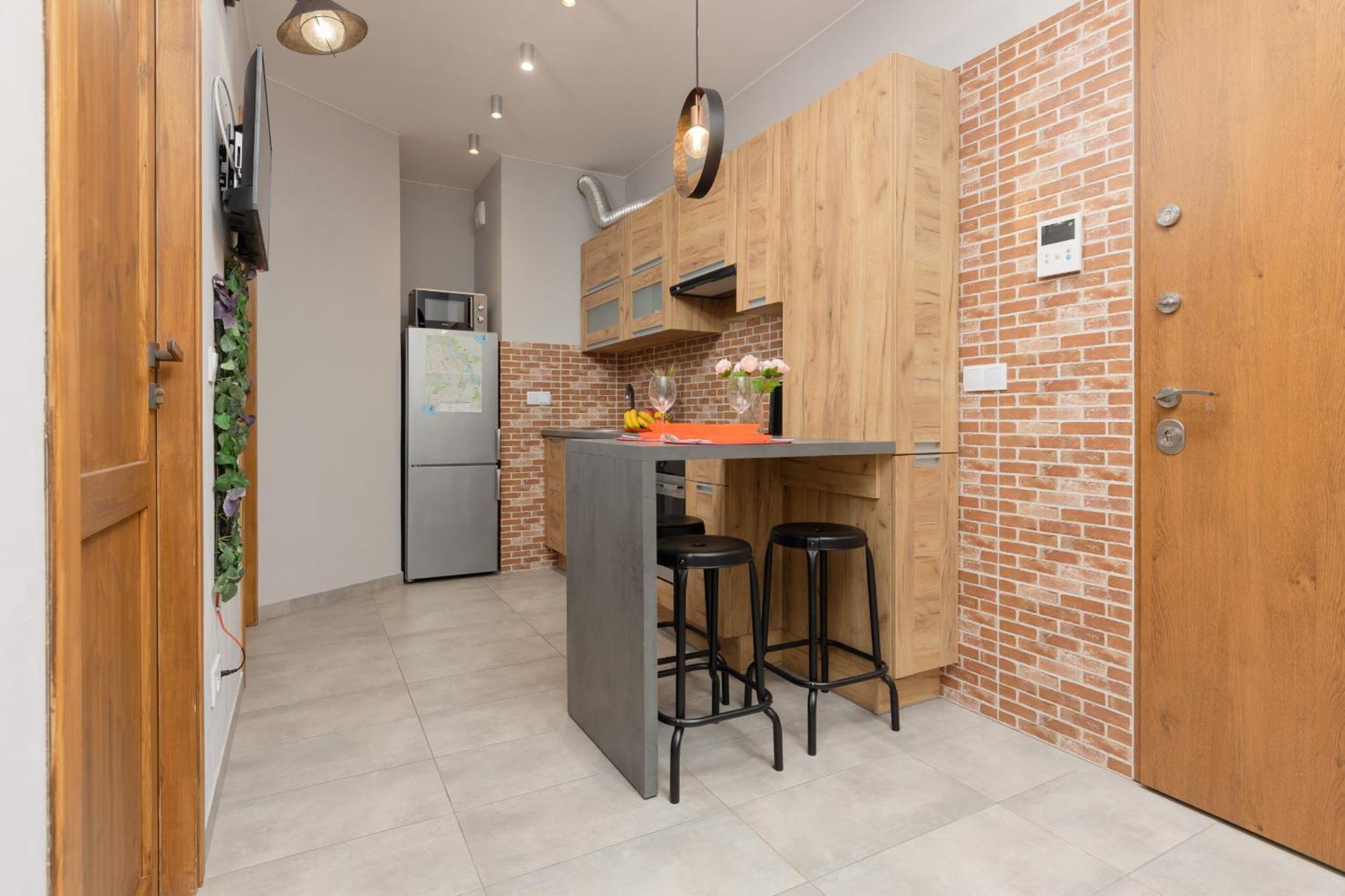 Cozy Three-bedroom Family In By Renters * Varšava