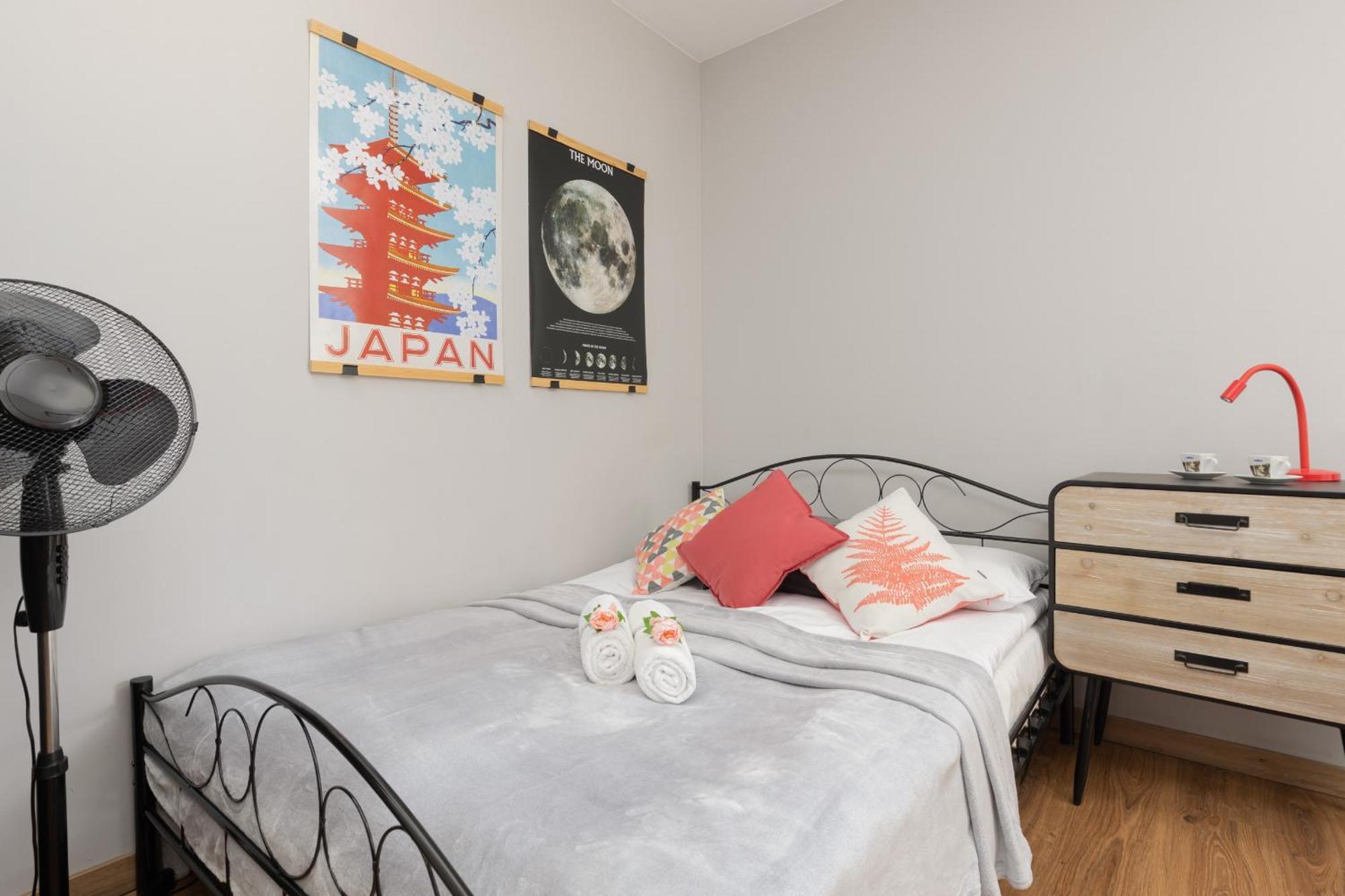 Apartment Cozy Three-bedroom Family In By Renters